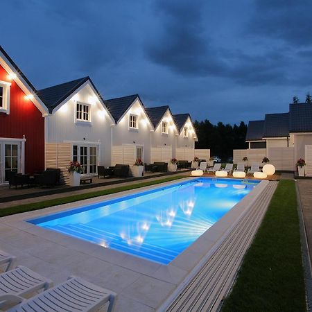 Rodzinka B&M Villa นีคอร์เซ ภายนอก รูปภาพ